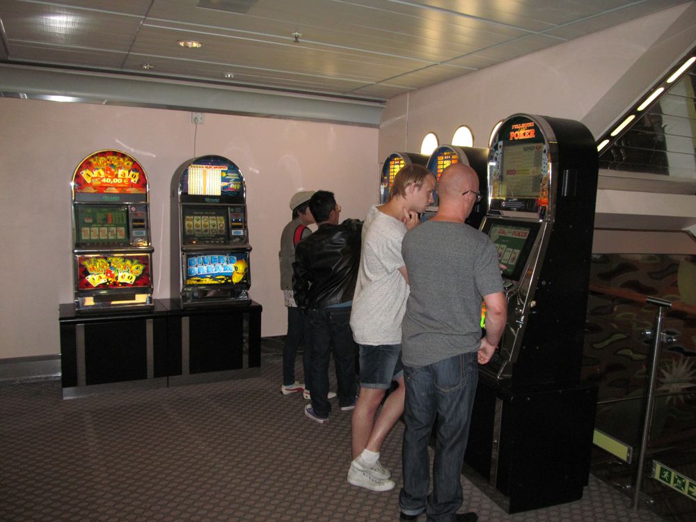 Игровые автоматы в москве закрытие casino slots online for fun