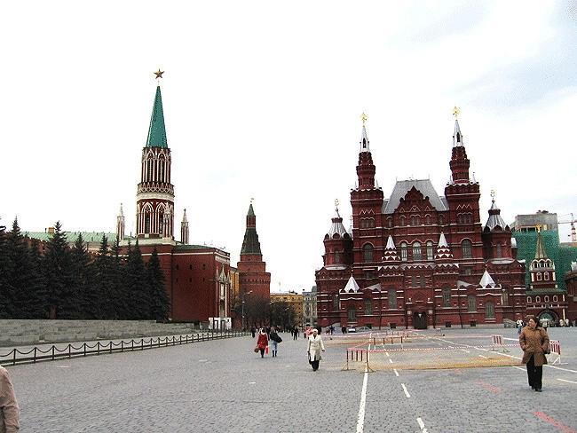 Как охраняют красную площадь. В какой форме охраняют красную площадь. Как одеты военные в Москве которые охраняют красную площадь.