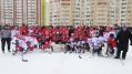 Губернатор области поблагодарил легендарных хоккеистов за участие в матче с дворовой командой