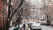 Синоптик: Приход весеннего тепла в Москву затянется из-за высоких сугробов